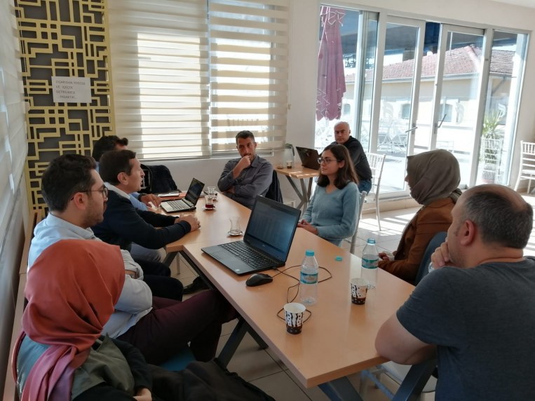 MESVAK Burs M�lakatlar� Yap�ld�